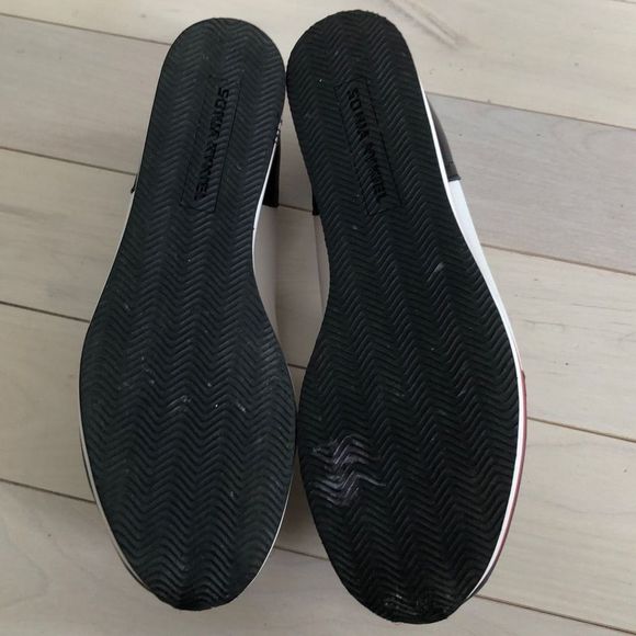 Stylish Women's Slip-On Shoes - Black, White, and Red - Picture 7 of 7